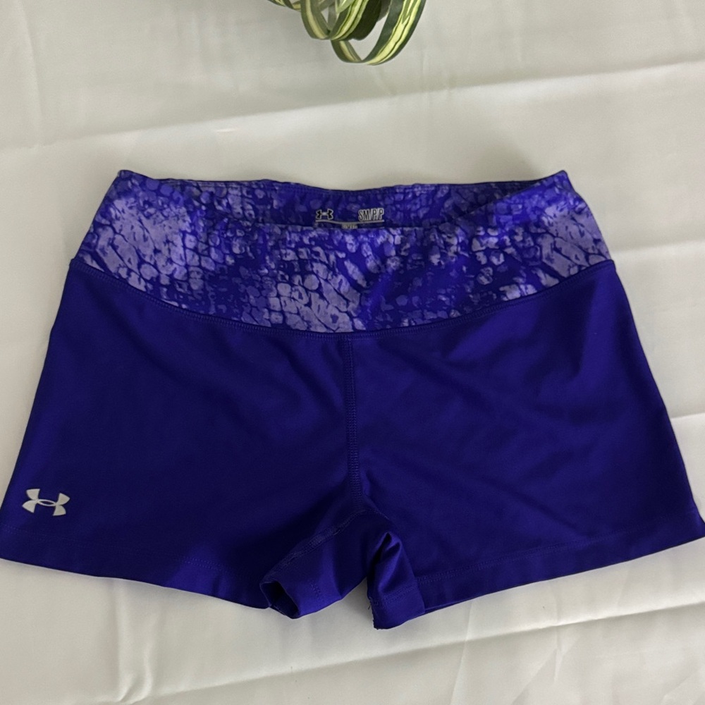 Under Armour Women's purple Athletic Shorts Women's Size Small